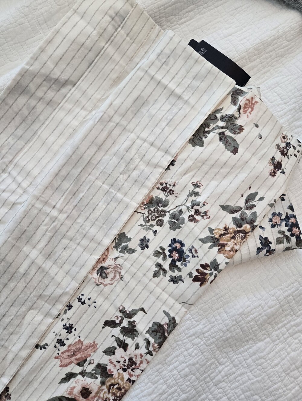 Ralph Lauren Thompson Pattern, 2 Standard Pillow Shams, $370 - Picture 5 of 7